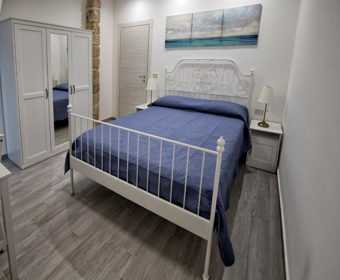 Garden House: Apartments And Rooms For Holidays ปาแลร์โม ภายนอก รูปภาพ