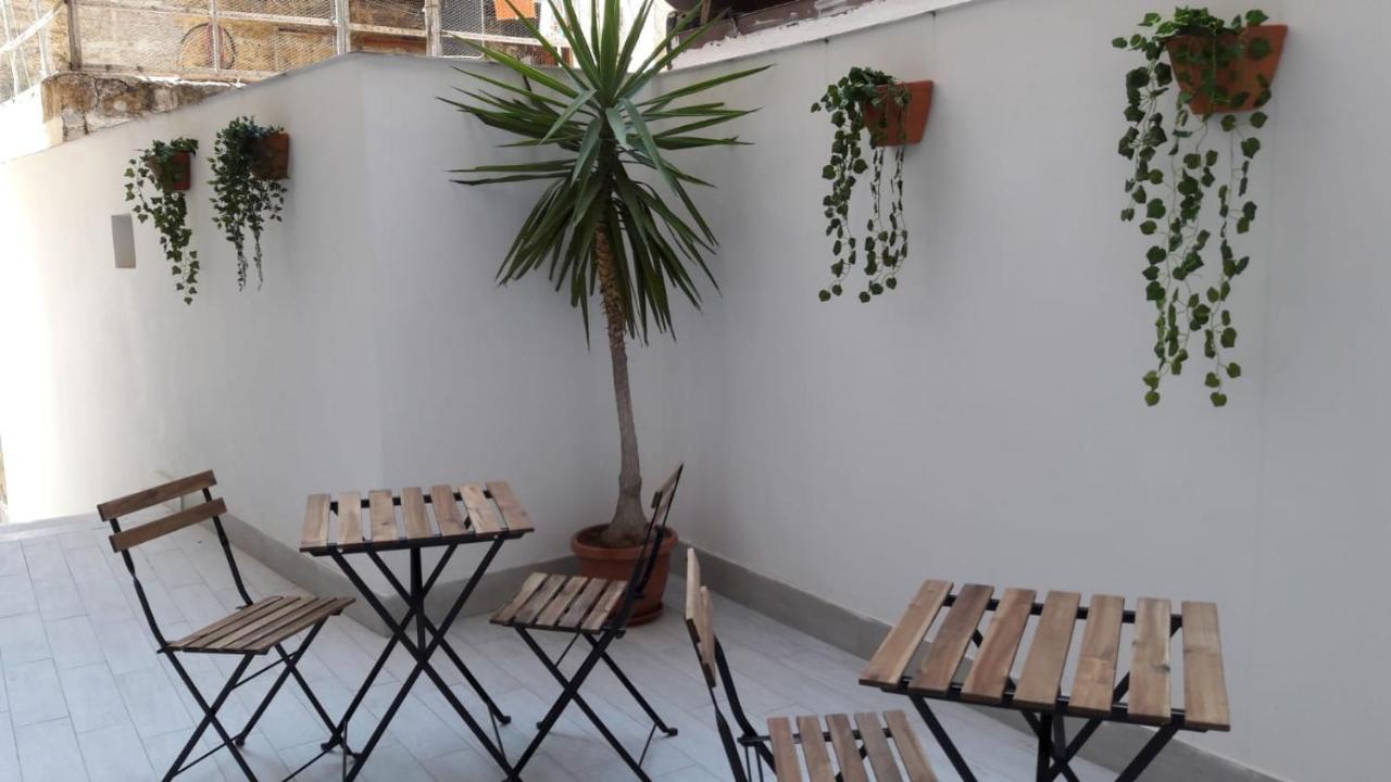 Garden House: Apartments And Rooms For Holidays ปาแลร์โม ภายนอก รูปภาพ