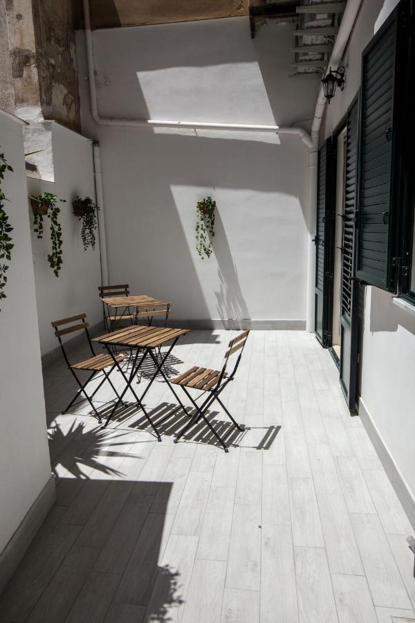 Garden House: Apartments And Rooms For Holidays ปาแลร์โม ภายนอก รูปภาพ