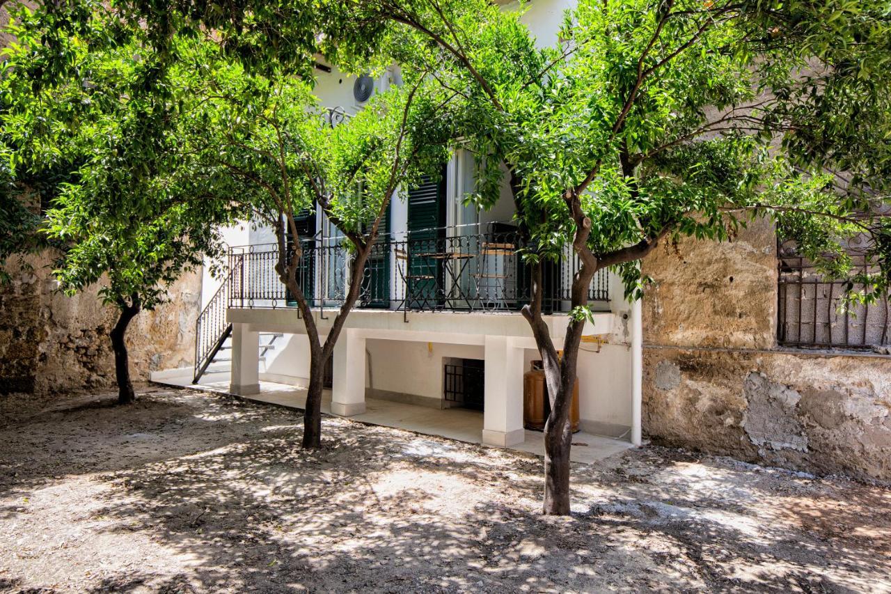 Garden House: Apartments And Rooms For Holidays ปาแลร์โม ภายนอก รูปภาพ