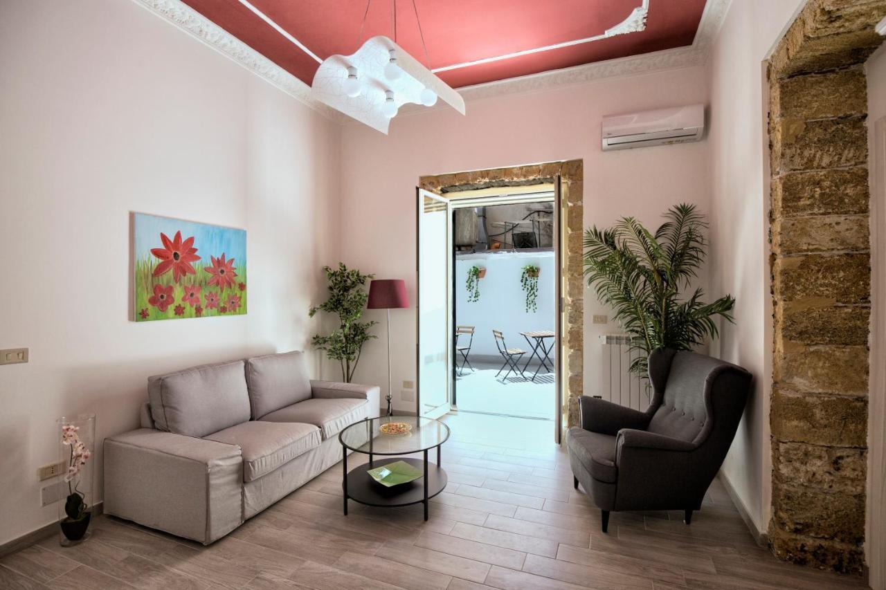 Garden House: Apartments And Rooms For Holidays ปาแลร์โม ภายนอก รูปภาพ