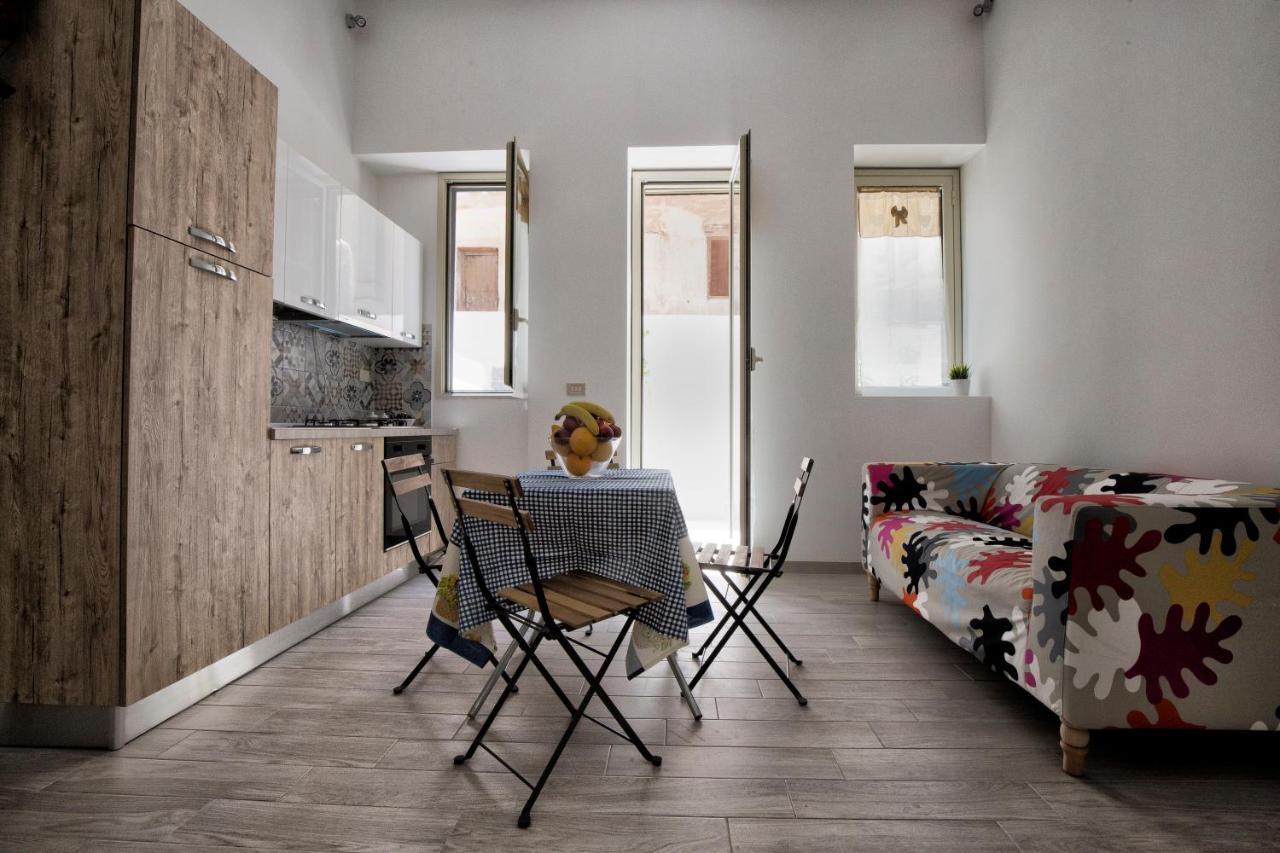 Garden House: Apartments And Rooms For Holidays ปาแลร์โม ภายนอก รูปภาพ