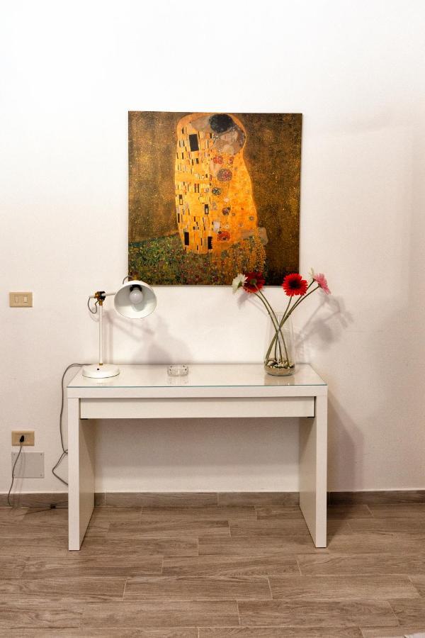 Garden House: Apartments And Rooms For Holidays ปาแลร์โม ภายนอก รูปภาพ