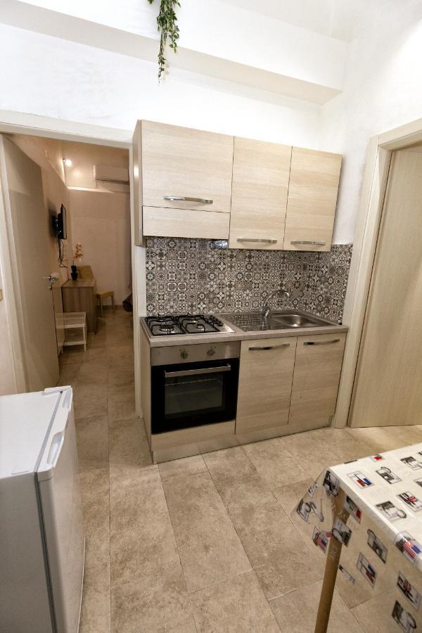 Garden House: Apartments And Rooms For Holidays ปาแลร์โม ภายนอก รูปภาพ
