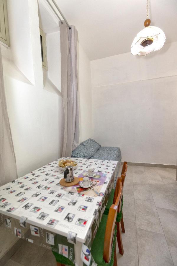Garden House: Apartments And Rooms For Holidays ปาแลร์โม ภายนอก รูปภาพ