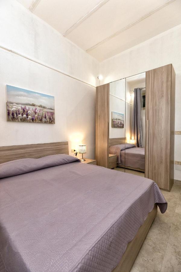 Garden House: Apartments And Rooms For Holidays ปาแลร์โม ภายนอก รูปภาพ