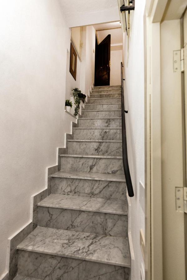 Garden House: Apartments And Rooms For Holidays ปาแลร์โม ภายนอก รูปภาพ
