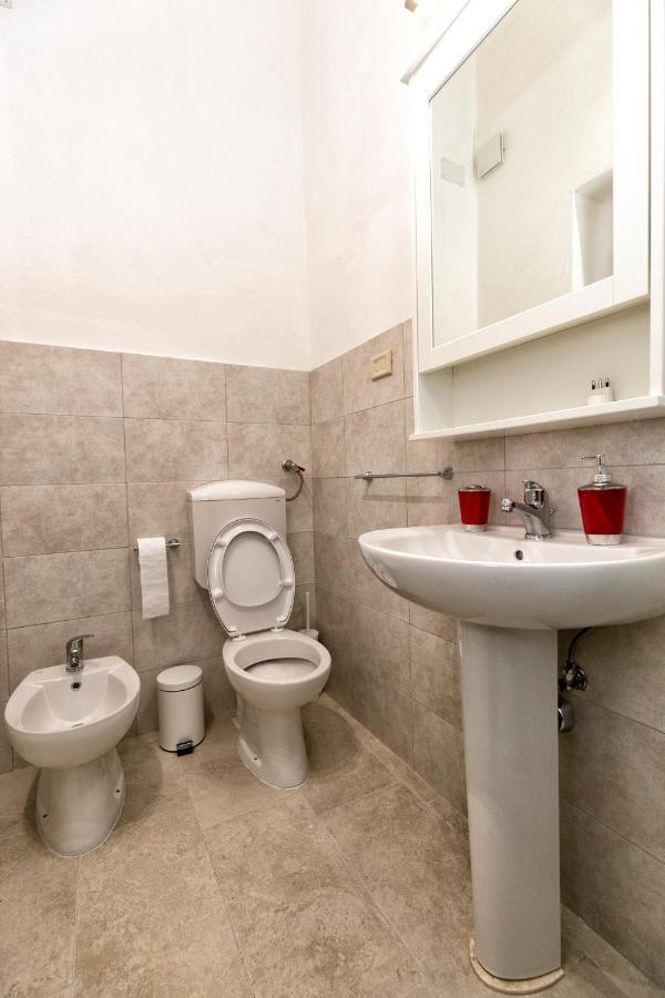 Garden House: Apartments And Rooms For Holidays ปาแลร์โม ภายนอก รูปภาพ