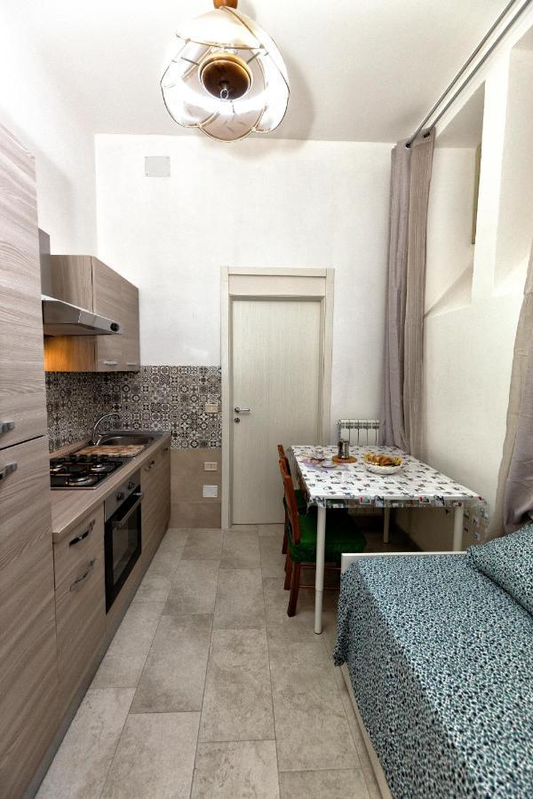 Garden House: Apartments And Rooms For Holidays ปาแลร์โม ภายนอก รูปภาพ