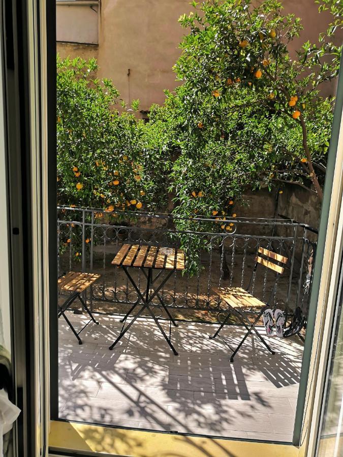 Garden House: Apartments And Rooms For Holidays ปาแลร์โม ภายนอก รูปภาพ
